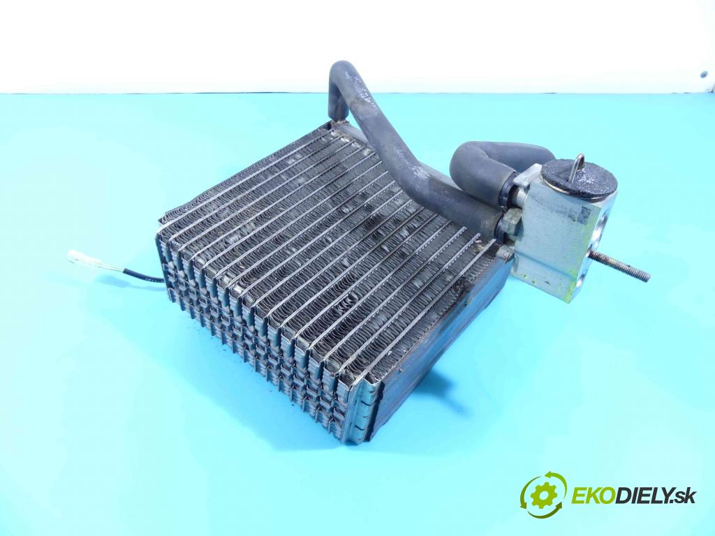 Mercedes ML W163 1997-2005 4.0 CDI V8 250 hp automatic 184 kW 3996 cm3 5- radiátor  (Radiátory topení)