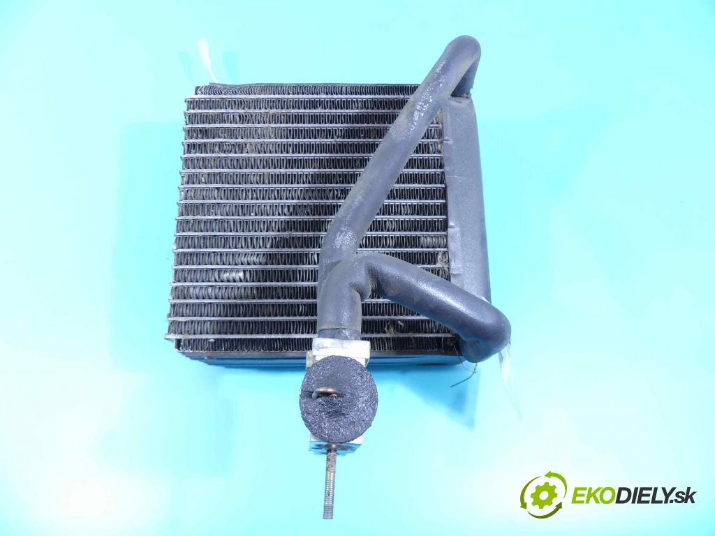 Mercedes ML W163 1997-2005 4.0 CDI V8 250 hp automatic 184 kW 3996 cm3 5- radiátor  (Radiátory topení)