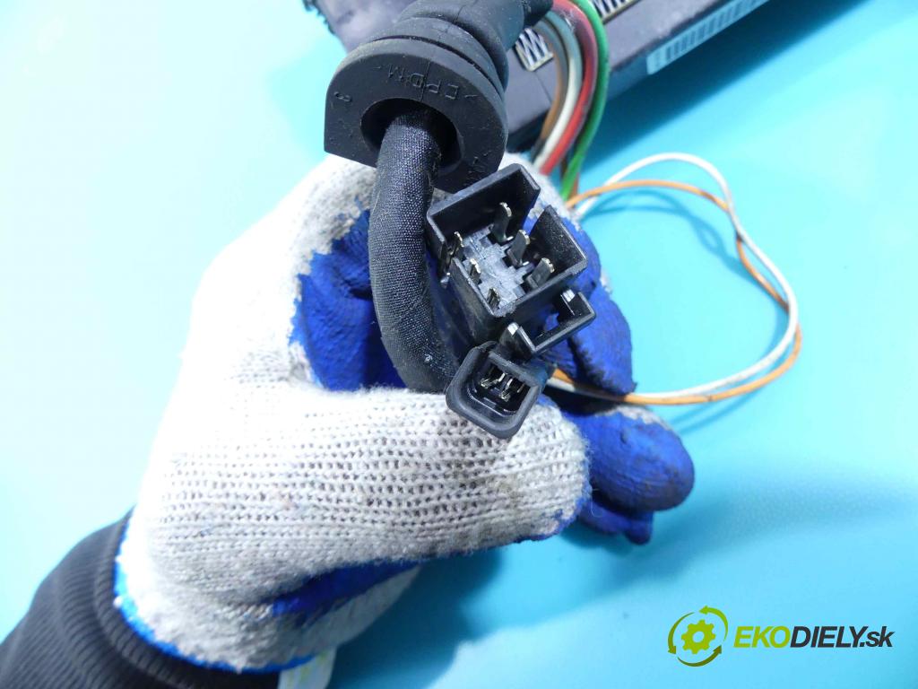 Mercedes ML W163 1997-2005 4.0 CDI V8 250 hp automatic 184 kW 3996 cm3 5- radiátor AA013410-0140 (Radiátory topení)