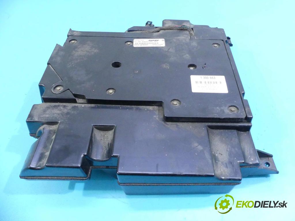 Mercedes ML W163 1997-2005 4.0 CDI V8 250 HP automatic 184 kW 3996 cm3 5- Subwoofer: A1638201002 (Audio zariadenia)