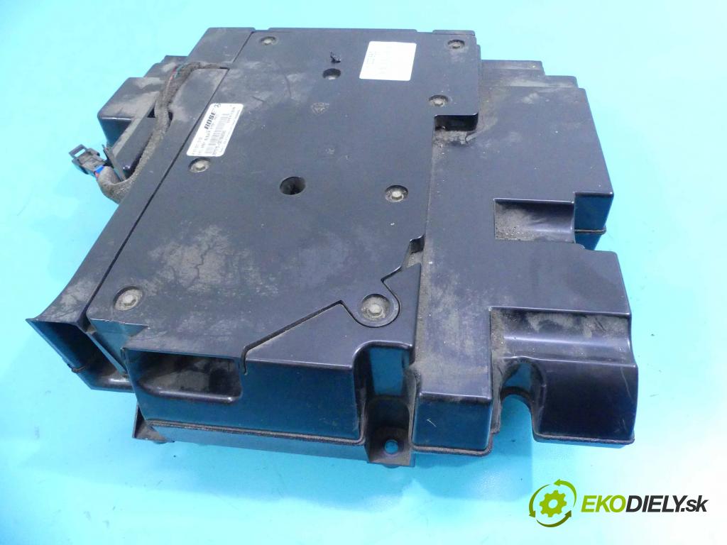 Mercedes ML W163 1997-2005 4.0 CDI V8 250 HP automatic 184 kW 3996 cm3 5- Subwoofer: A1638201002 (Audio zariadenia)