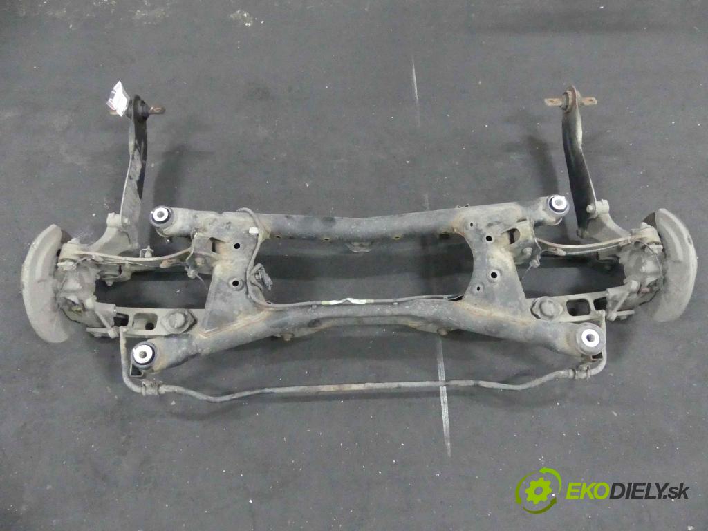 Suzuki Kizashi 2.4 16v 178KM manual 131 kW 2393 cm3 4- zadní výztuha 