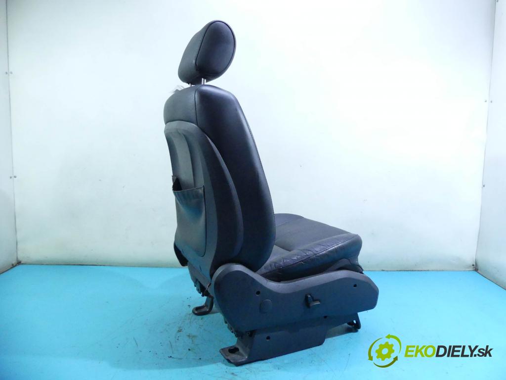 Mercedes ML W163 1997-2005 4.0 CDI V8 250 HP automatic 184 kW 3996 cm3 5- Sedačka pravý  (Sedačky, sedadlá)