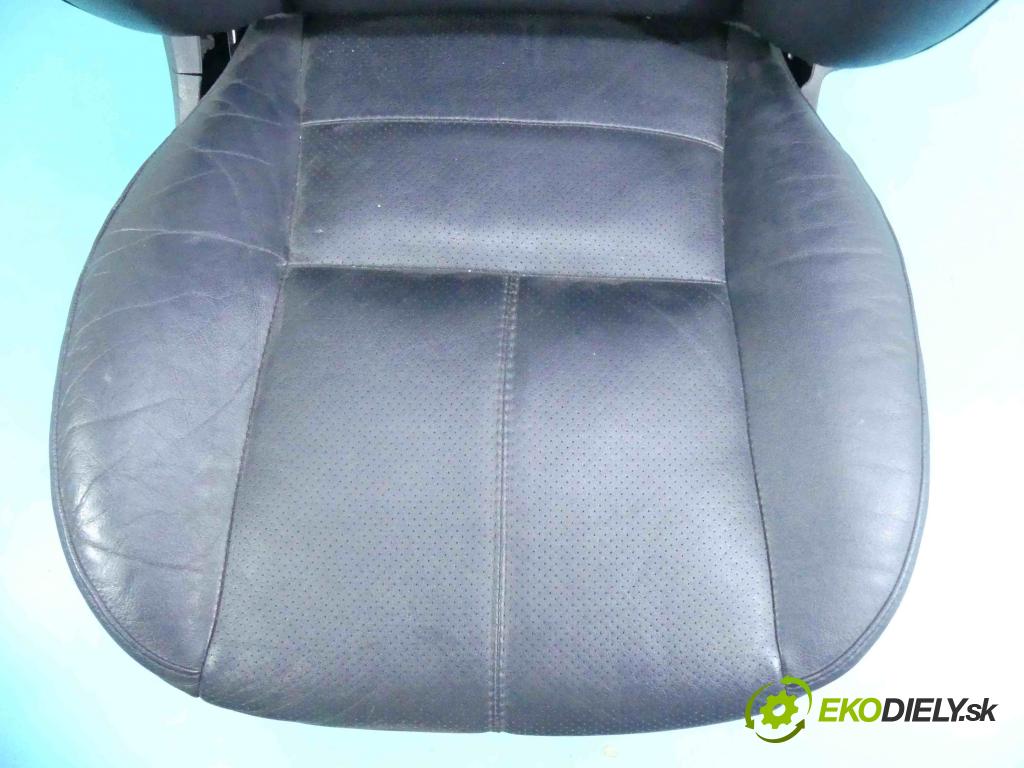 Mercedes ML W163 1997-2005 4.0 CDI V8 250 HP automatic 184 kW 3996 cm3 5- Sedačka pravý  (Sedačky, sedadlá)