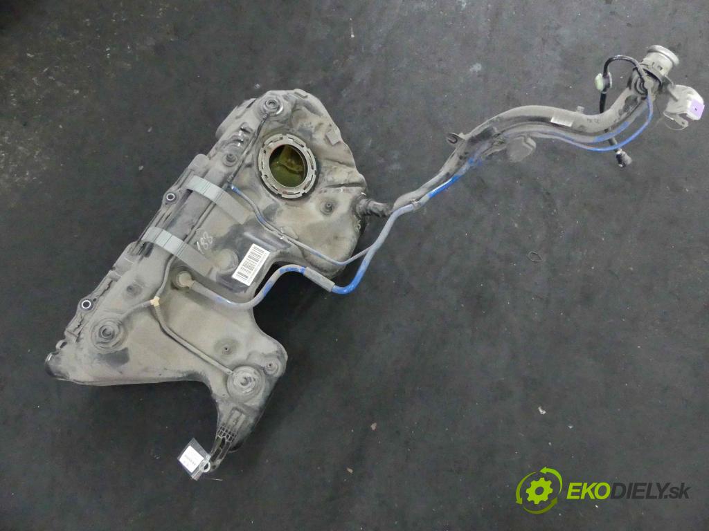 Mercedes GLC coupe X253 2015-2022 2.0 T 211KM automatic 155 kW 1991 cm3 5- Nádrž: paliva A2534704300 (Nádrže)