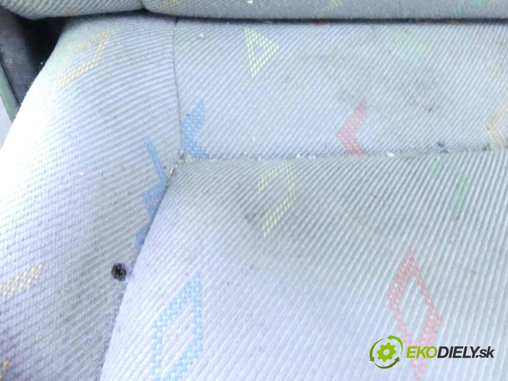 Vw Transporter T5 2003-2015 1.9 tdi 102 HP manual 75 kW 1896 cm3 5- Sedačka pravý  (Sedačky, sedadlá)