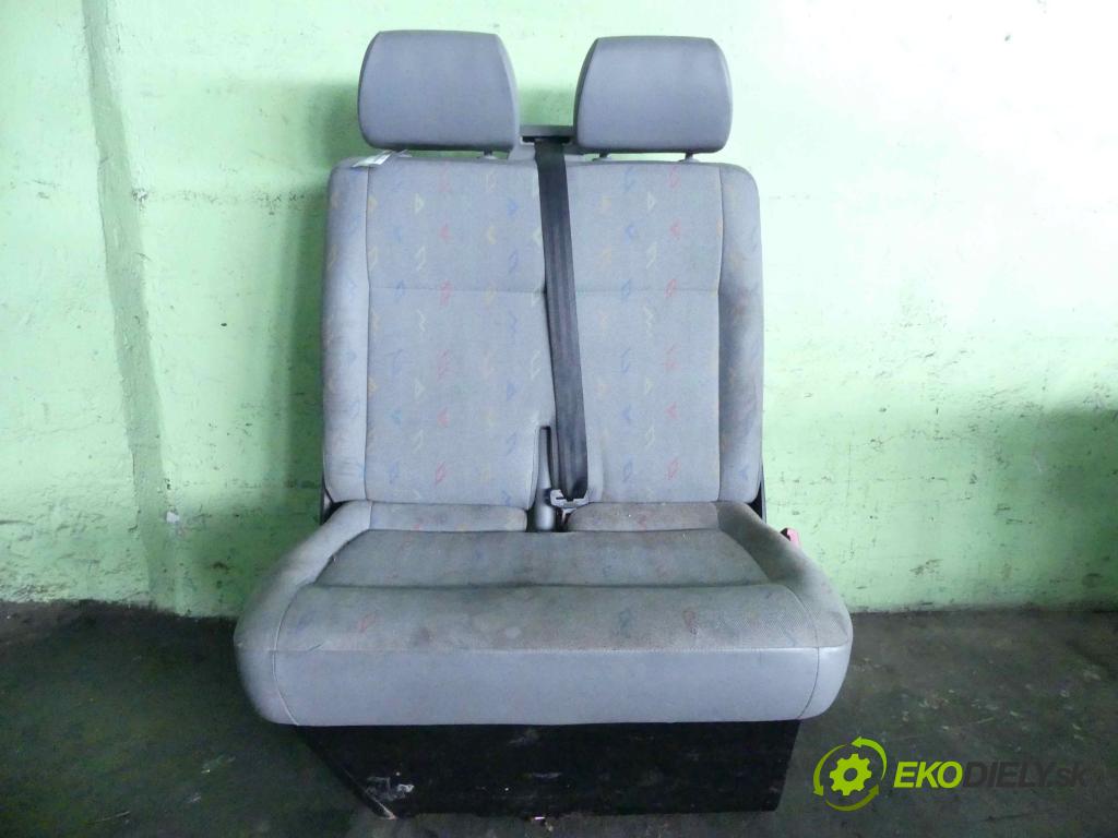 Vw Transporter T5 2003-2015 1.9 tdi 102 HP manual 75 kW 1896 cm3 5- Sedačka pravý  (Sedačky, sedadlá)
