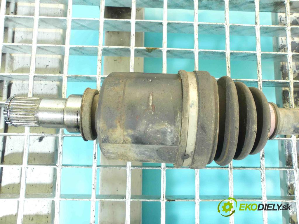 Suzuki Kizashi 2.4 16v 178HP: manual 131 kW 2393 cm3 4- poloos ľavé  (Poloosy)