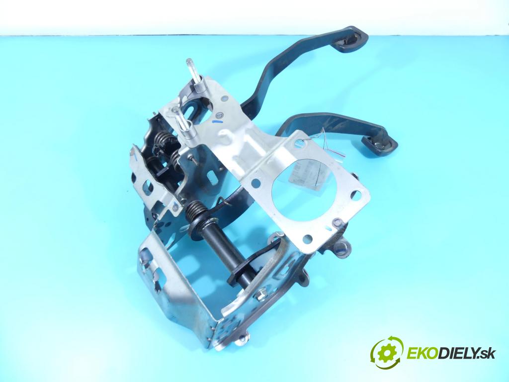 Suzuki Kizashi 2.4 16v 178HP: manual 131 kW 2393 cm3 4- pedále  (Pedále)