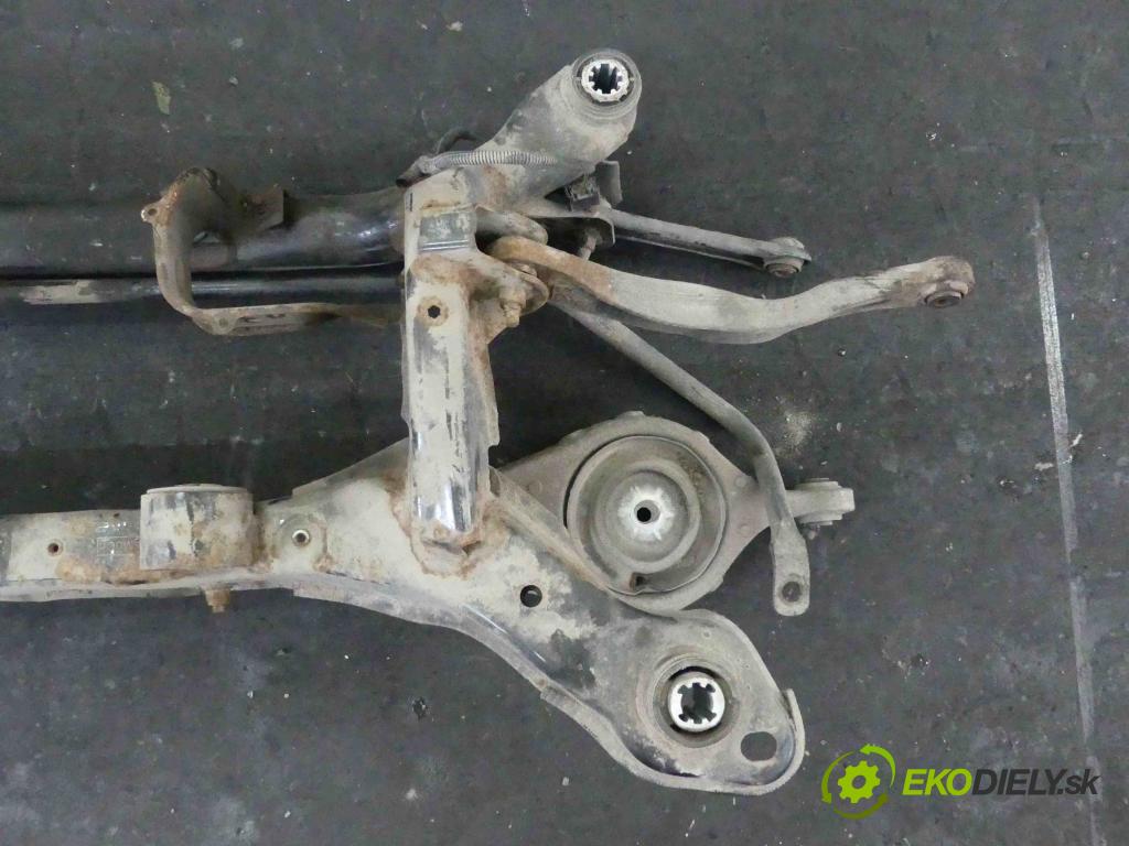 Volvo XC60 I 2008-2017 2.4d 181KM automatic 133 kW 2400 cm3 5- zadní výztuha