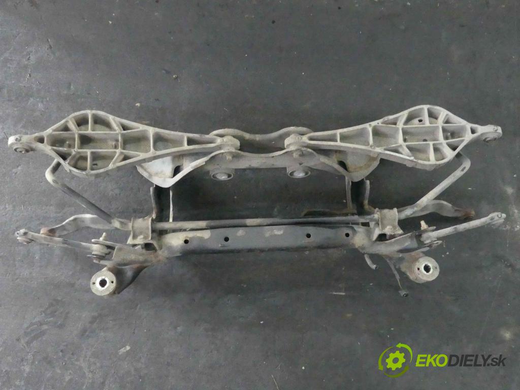 Volvo XC60 I 2008-2017 2.4d 181KM automatic 133 kW 2400 cm3 5- zadní výztuha