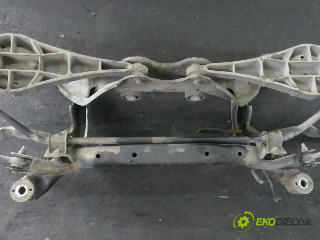 Volvo XC60 I 2008-2017 2.4d 181KM automatic 133 kW 2400 cm3 5- zadní výztuha