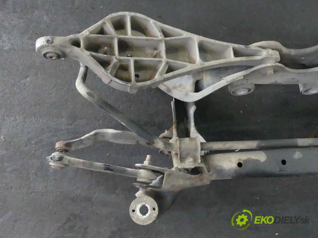 Volvo XC60 I 2008-2017 2.4d 181KM automatic 133 kW 2400 cm3 5- zadní výztuha