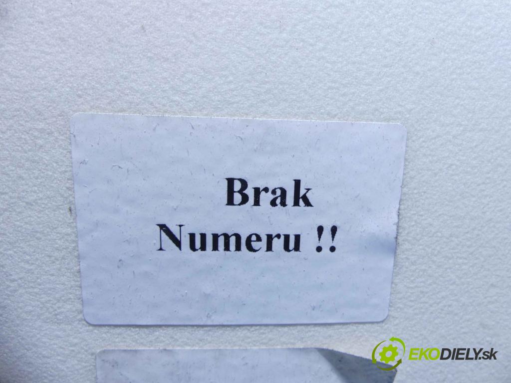 Audi 80 B3 1986-1991 2.0 injekcia: mechanický 114 HP manual 84 kW 1984 cm3 4- chladič  (Chladiče)