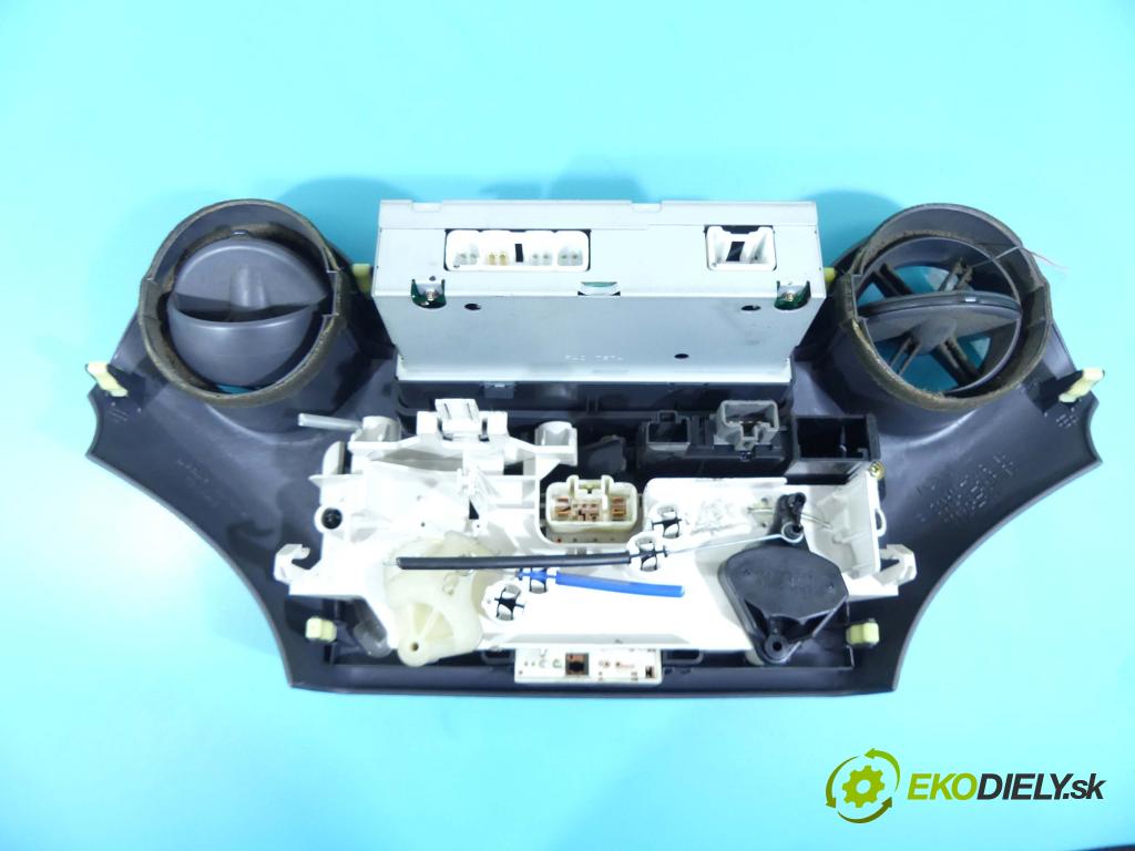 Toyota Yaris I 1999-2005 1.3 vvti 86 HP manual 63 kW 1299 cm3 5- panel kúrenia 86110-52021-B0