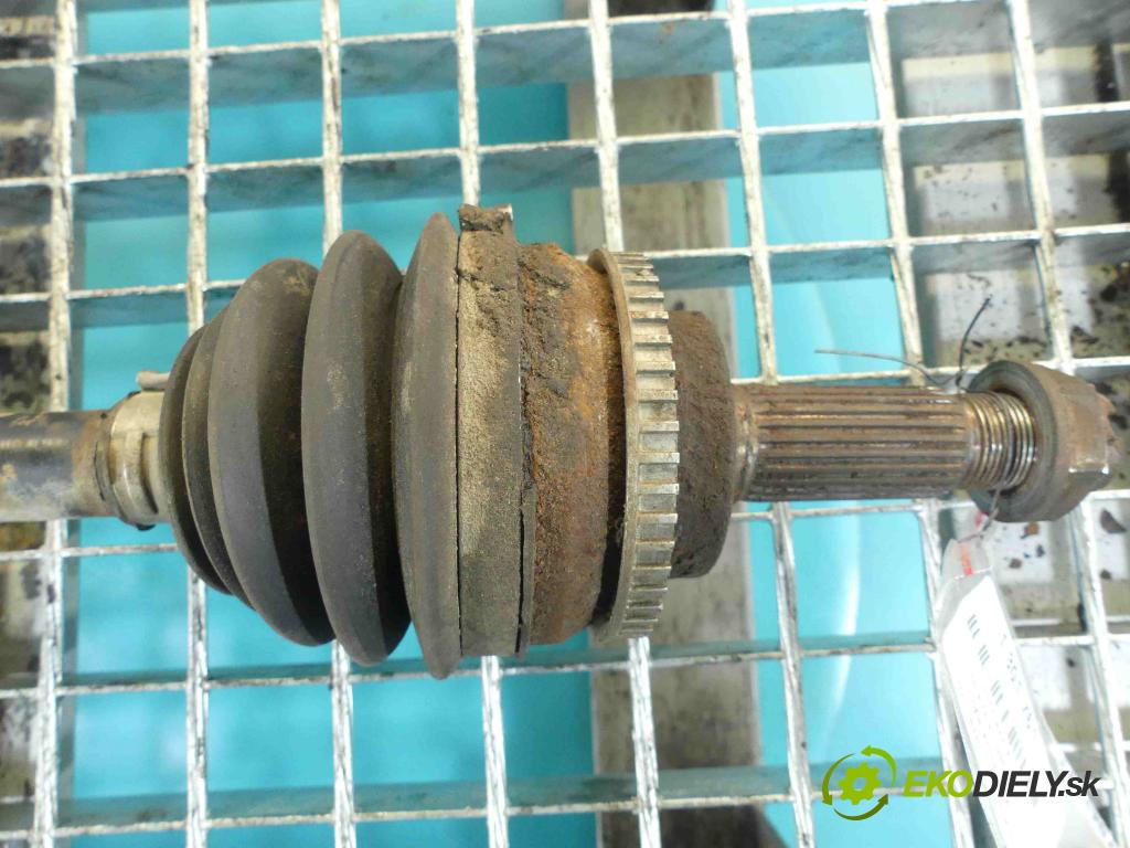 Toyota Yaris I 1999-2005 1.3 vvti 86 HP manual 63 kW 1299 cm3 5- poloos ľavé  (Poloosy)