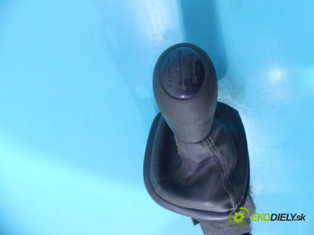 Renault Scenic II 2003-2009 1.5 dci 101 HP manual 74 kW 1461 cm3 5- Páka: Změny: stupeň,rýchlosť 8200326372 (Rýchlostné páky / kulisy)