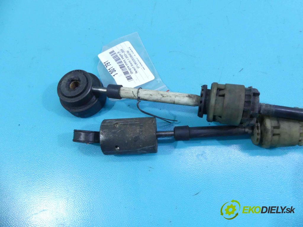 Renault Scenic II 2003-2009 1.5 dci 101 HP manual 74 kW 1461 cm3 5- Páka: Změny: stupeň,rýchlosť 8200326372 (Rýchlostné páky / kulisy)