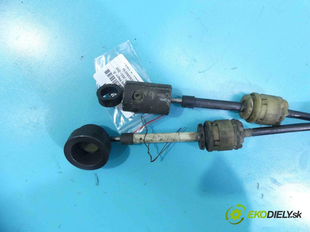 Renault Scenic II 2003-2009 1.5 dci 101 HP manual 74 kW 1461 cm3 5- Páka: Změny: stupeň,rýchlosť 8200326372 (Rýchlostné páky / kulisy)