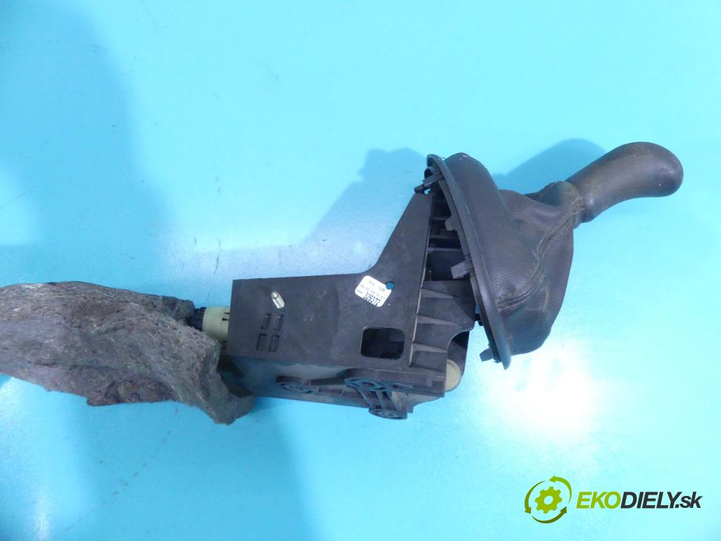 Renault Scenic II 2003-2009 1.5 dci 101 HP manual 74 kW 1461 cm3 5- Páka: Změny: stupeň,rýchlosť 8200326372 (Rýchlostné páky / kulisy)