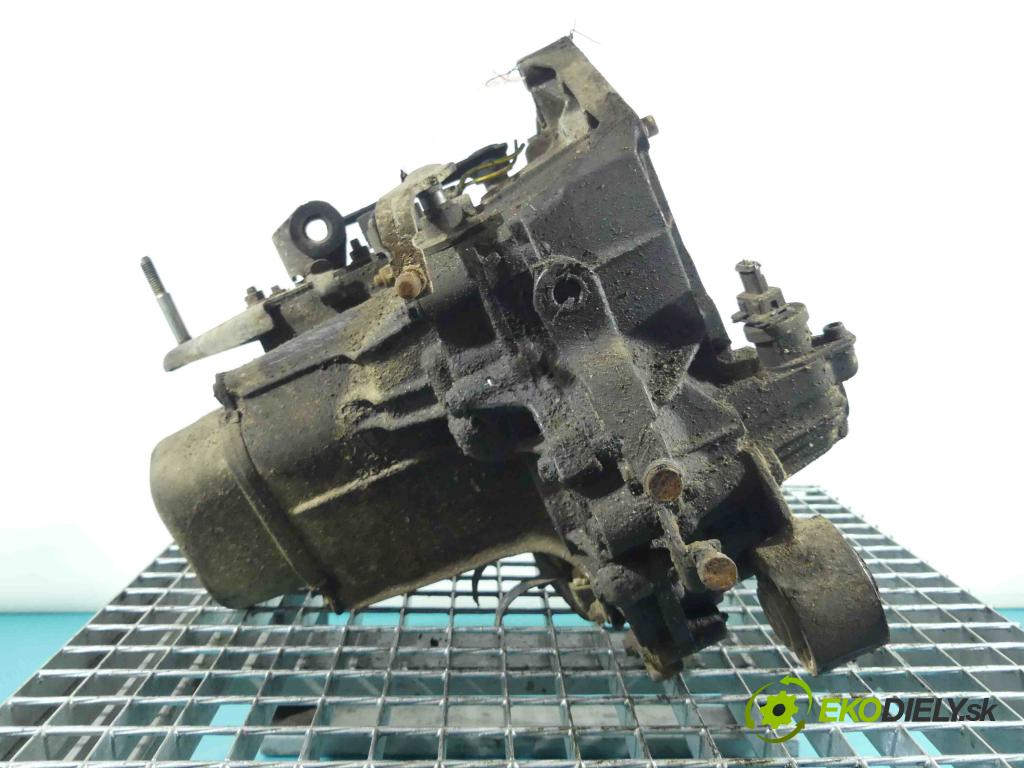 Peugeot 106 1.0 50KM manual 37 kW 954 cm3 5- prevodovka stupeň,rýchlosť manual 20CE68