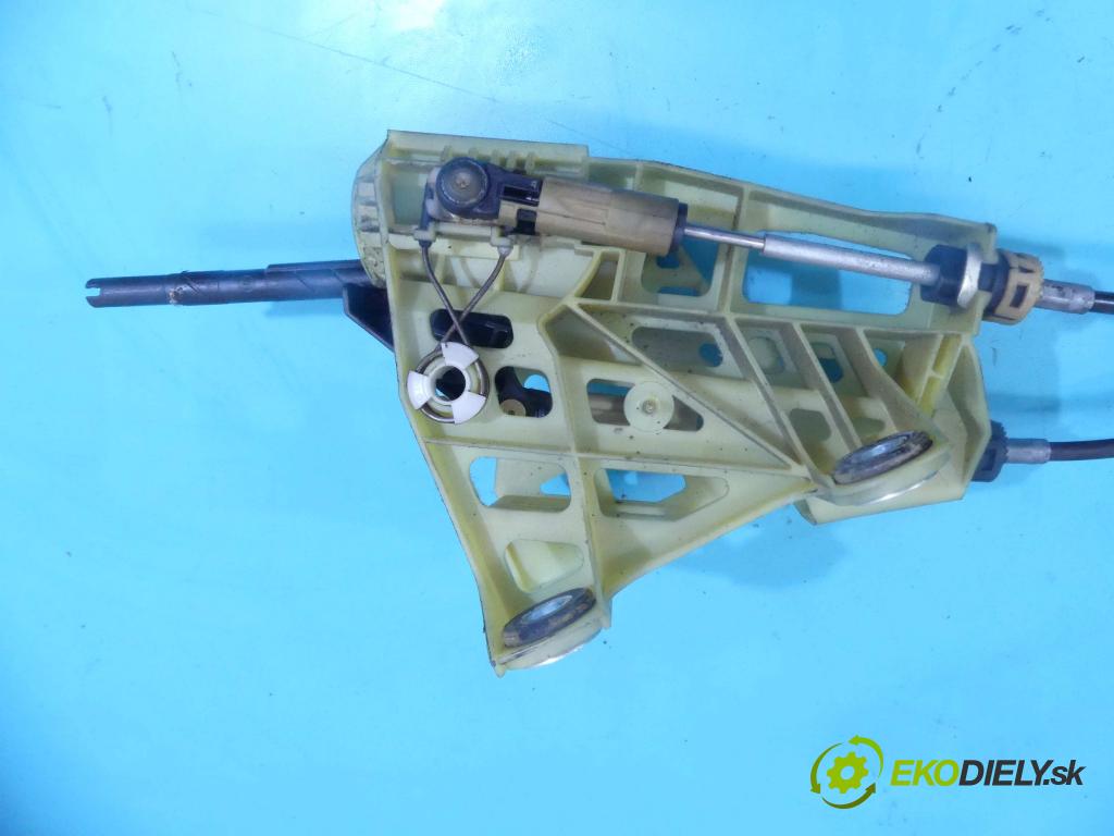 Vw Transporter T5 2003-2015 1.9 tdi 102 HP manual 75 kW 1896 cm3 5- Páka: Změny: stupeň,rýchlosť 7H0711116 (Rýchlostné páky / kulisy)