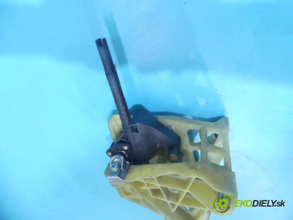 Vw Transporter T5 2003-2015 1.9 tdi 102 HP manual 75 kW 1896 cm3 5- Páka: Změny: stupeň,rýchlosť 7H0711116 (Rýchlostné páky / kulisy)