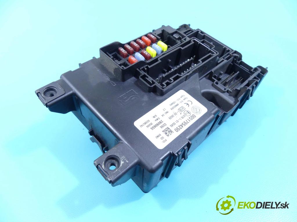 Fiat Punto Grande 1,3.0 jtd 75 HP manual 55 kW 1248 cm3 3- modul riadiaca jednotka 000517954290 (Ostatné)