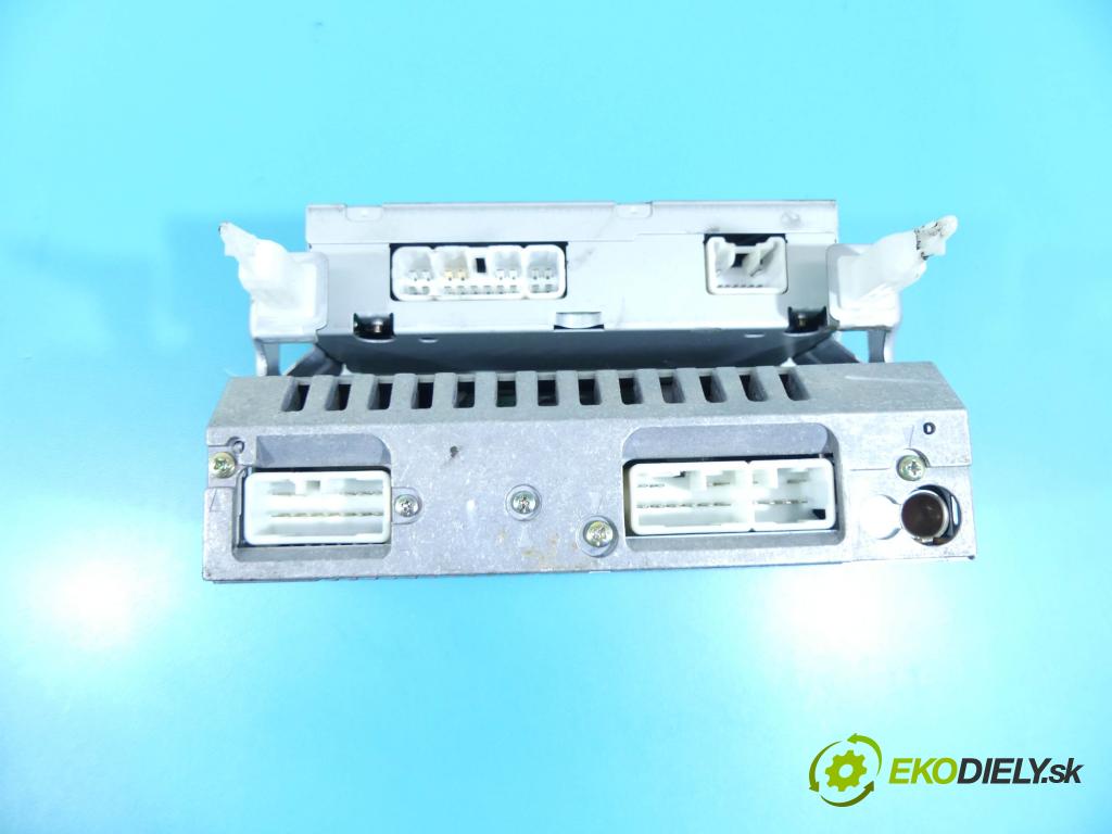 Toyota Avensis I T22 1997-2003 1.6 vvti 110 HP manual 81 kW 1598 cm3 5- Radio originál 86110-05010