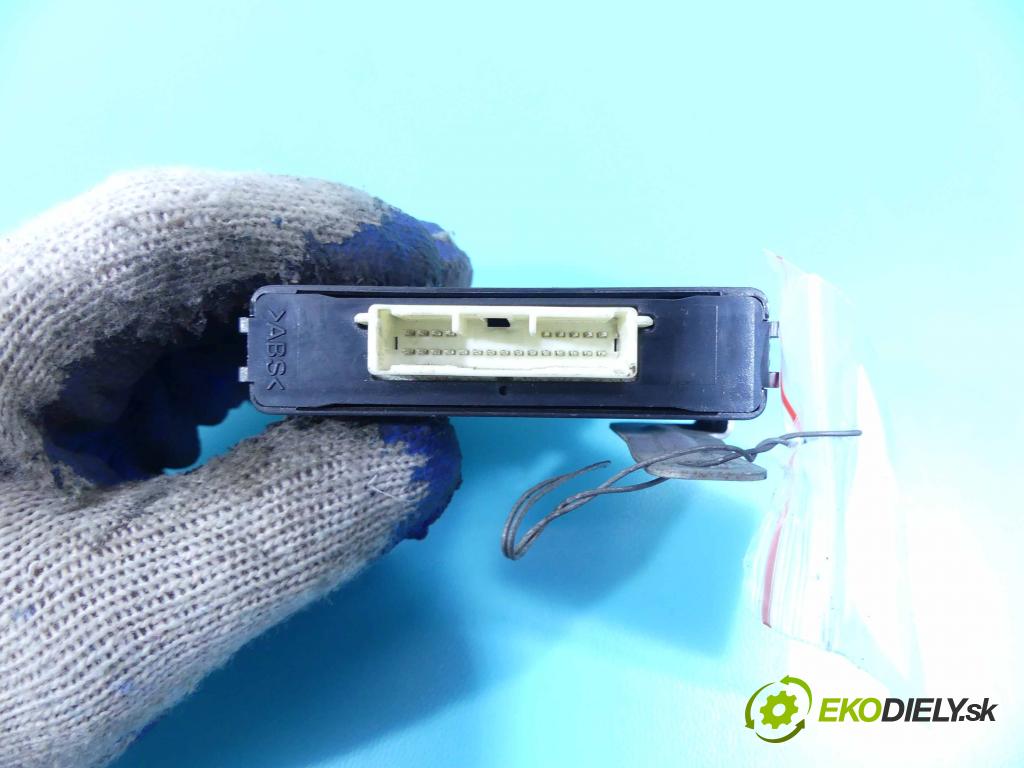 Suzuki Kizashi 2.4 16v 178HP: manual 131 kW 2393 cm3 4- modul riadiaca jednotka 37730-57L20 (Ostatné)