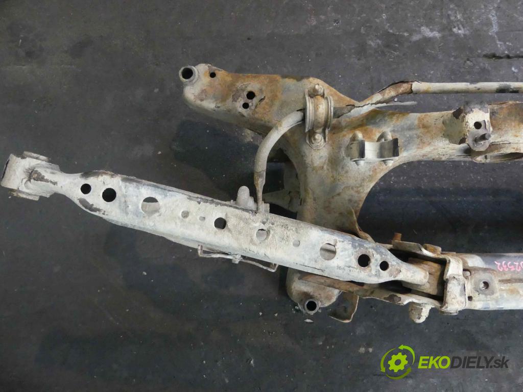 Nissan Qashqai I J10 2006-2013 2.0 dci 150 hp automatic 110 kW 1995 cm3 5- zadní výztuha