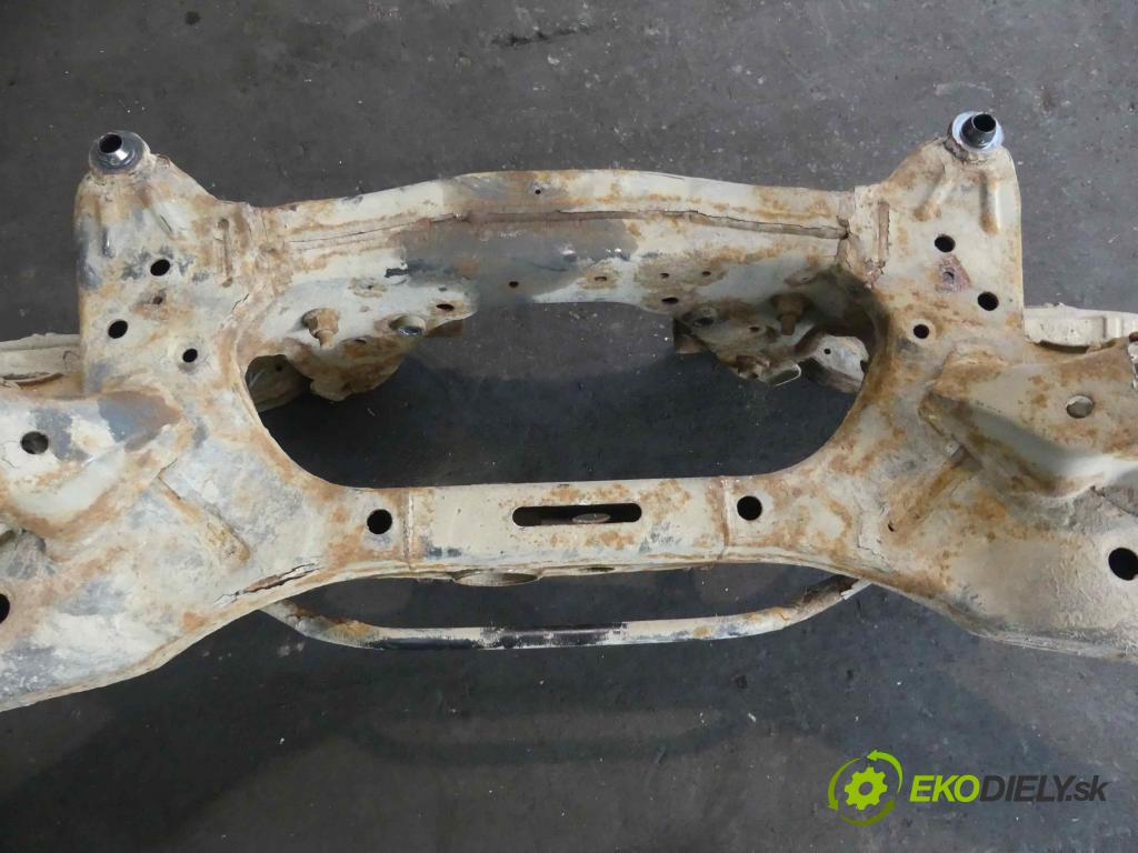 Nissan Qashqai I J10 2006-2013 2.0 dci 150 hp automatic 110 kW 1995 cm3 5- zadní výztuha