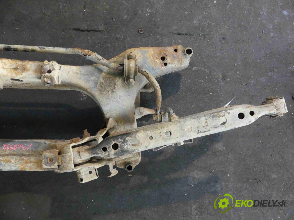 Nissan Qashqai I J10 2006-2013 2.0 dci 150 hp automatic 110 kW 1995 cm3 5- zadní výztuha