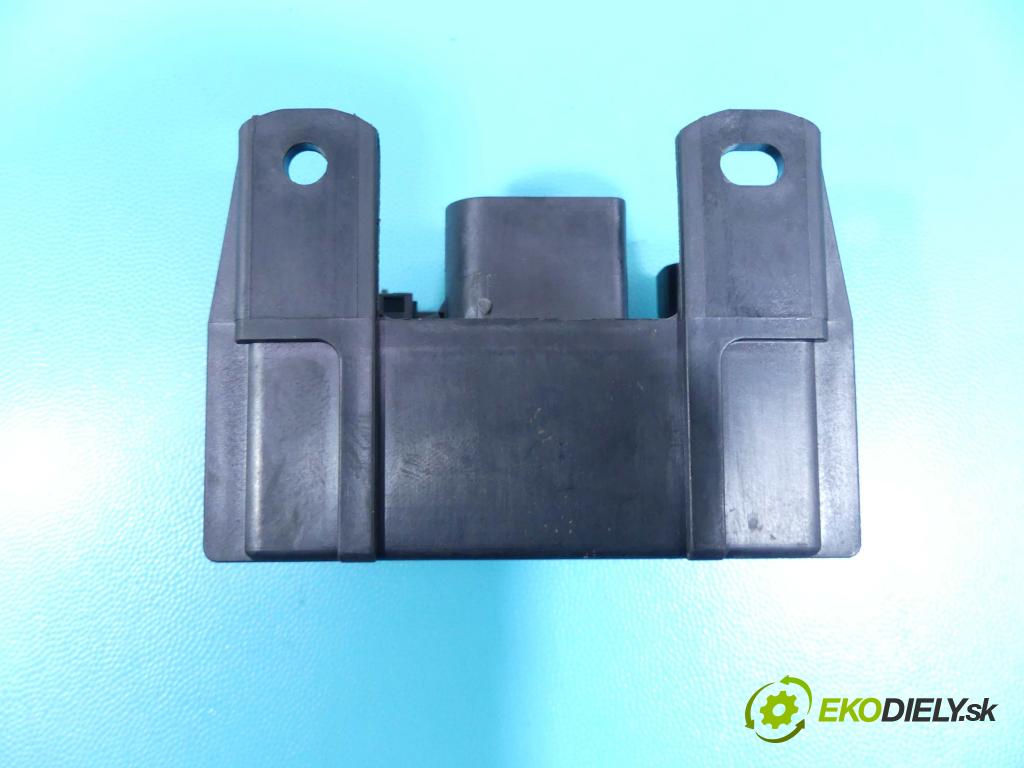 Mercedes A W168 1997-2004 1.7 cdi 95 HP automatic 70 kW 1689 cm3 5- Relé: 0255452832 (Relé)