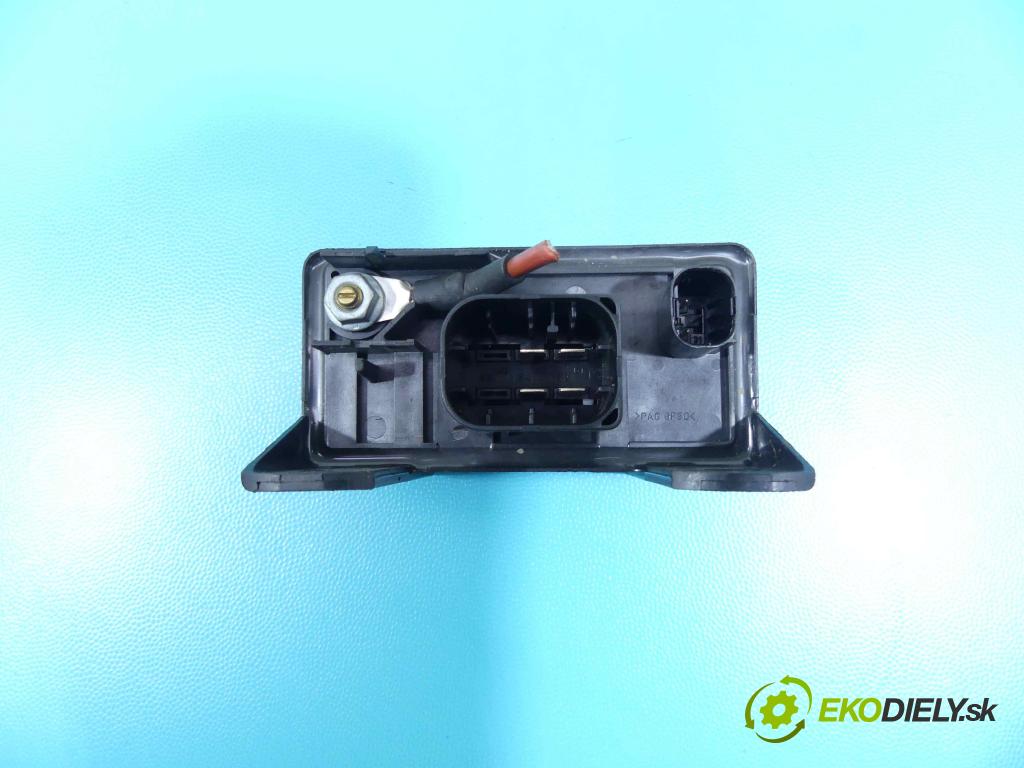 Mercedes A W168 1997-2004 1.7 cdi 95 HP automatic 70 kW 1689 cm3 5- Relé: 0255452832 (Relé)