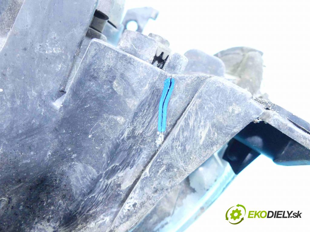 Mazda 323f 2.0 ditd 101 HP manual 74 kW 1998 cm3 5- Reflektor: pravý  (Pravé)