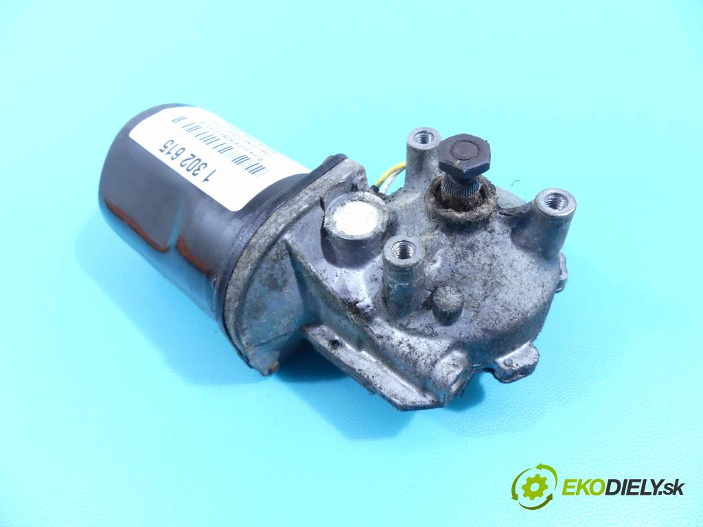 Opel Corsa C 2000-2006 1.2 16v 75 HP manual 55 kW 1199 cm3 3- motor stieračov predné 24441422