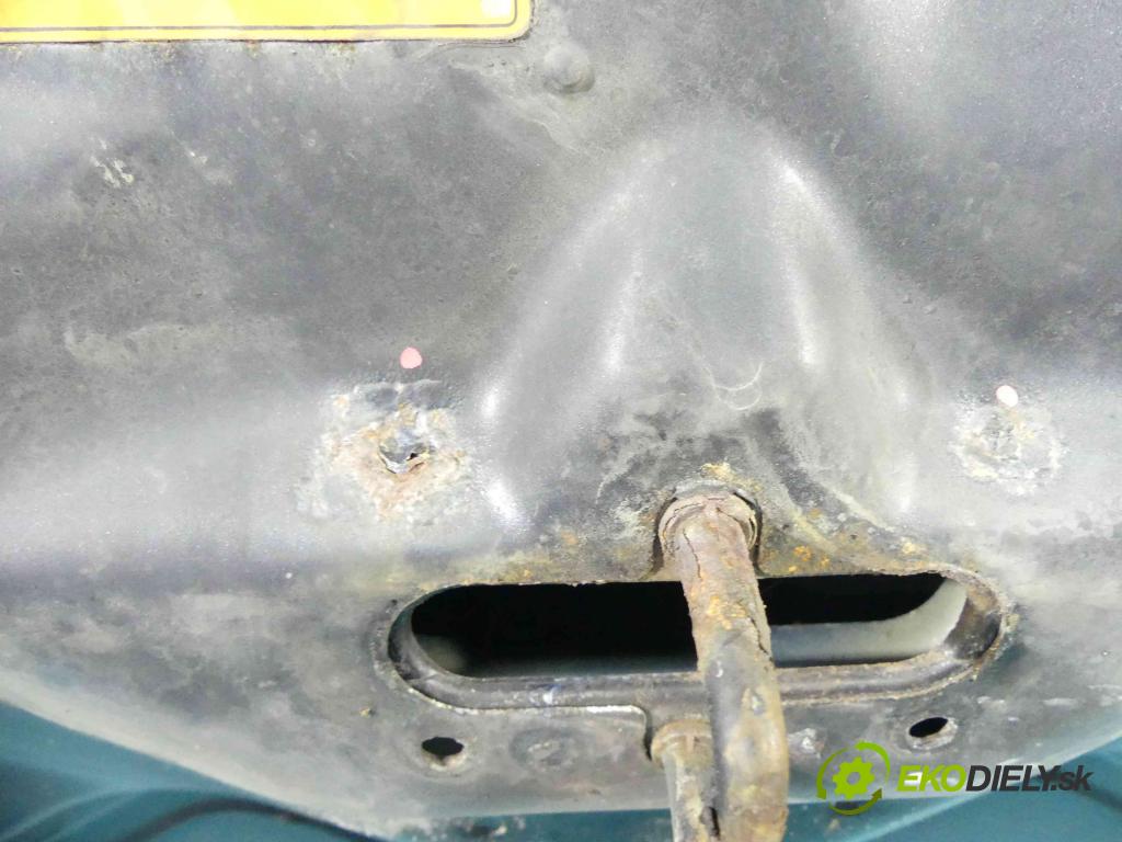 Honda CR-V II 2001-2006 2.0 16v 150 HP manual 110 kW 1998 cm3 5- kapota predná