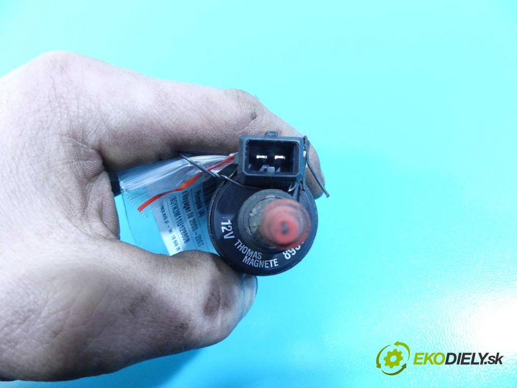 Chrysler Voyager IV 2000-2007 2.5 crdi 141 hp manual 104 kW 2499 cm3 5- čerpadlo paliva webasto 89372A (Webasto ohřívače)