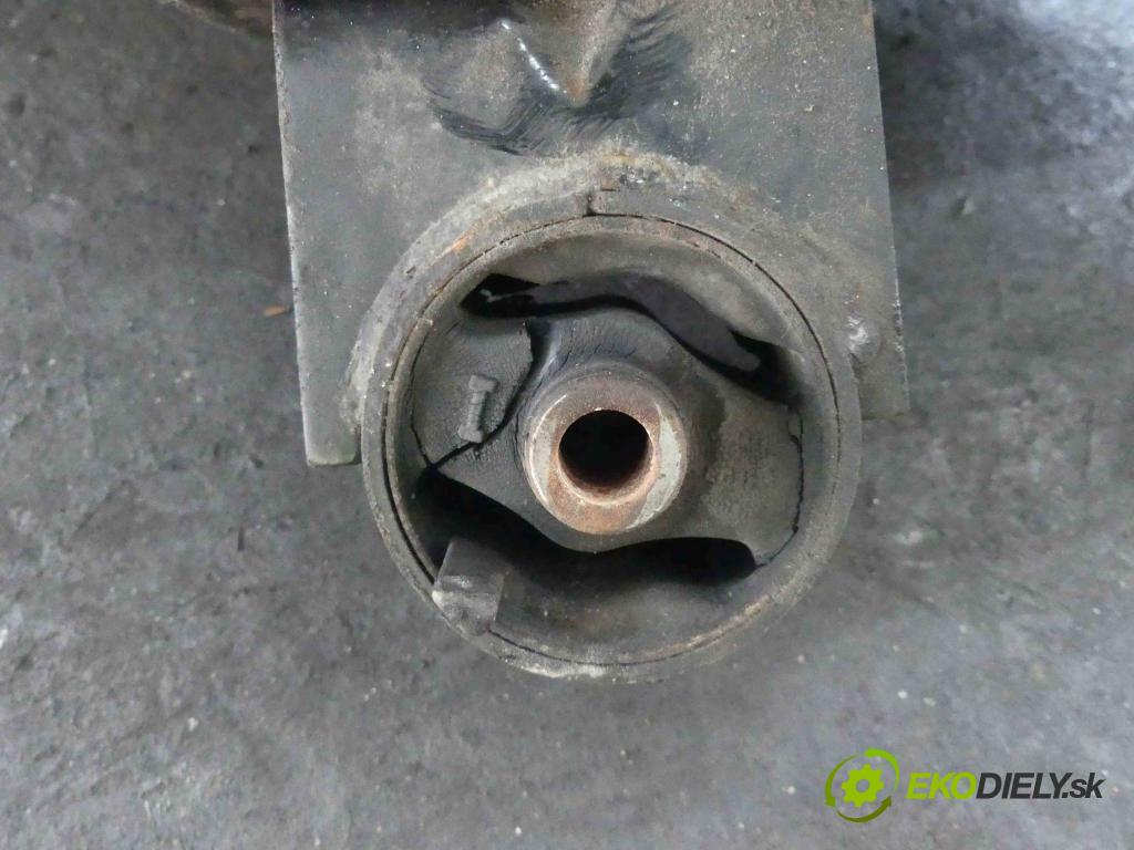 Mazda Mpv II 1999-2006 2.0 citd 136hp manual 100 kW 1998 cm3 5- výztuha motoru