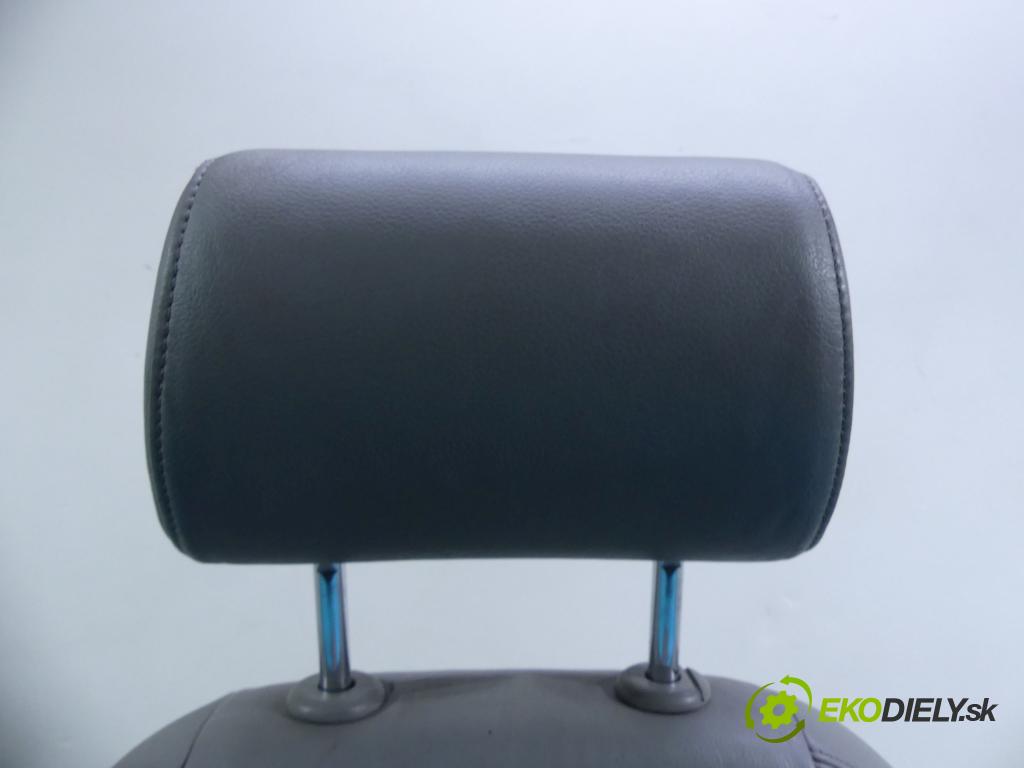 Audi A6 C6 2004-2011 3.0 tdi 224hp automatic 165 kW 2967 cm3 4- Sedačka pravý  (Sedačky, sedadlá)