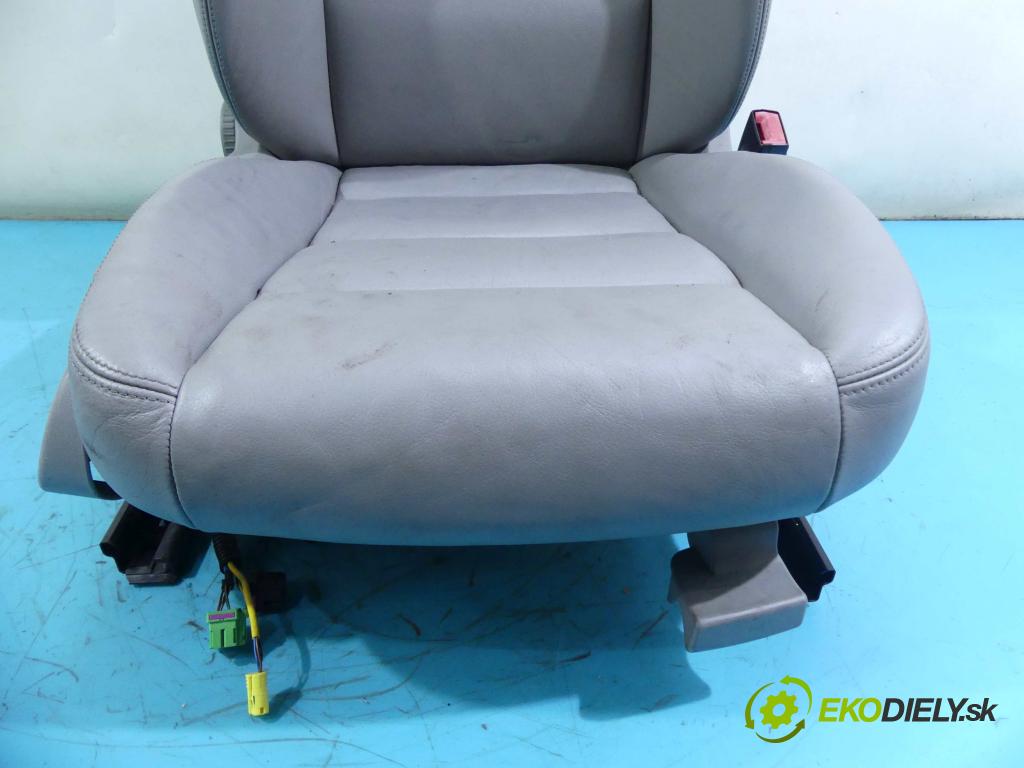 Audi A6 C6 2004-2011 3.0 tdi 224hp automatic 165 kW 2967 cm3 4- Sedačka pravý  (Sedačky, sedadlá)