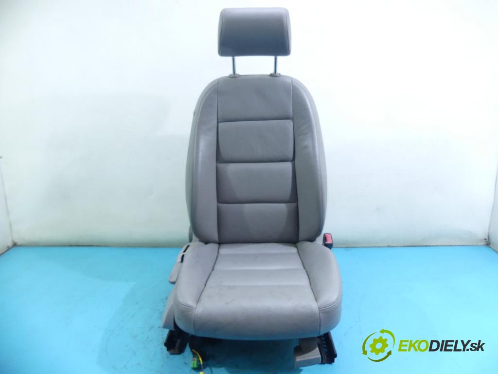 Audi A6 C6 2004-2011 3.0 tdi 224hp automatic 165 kW 2967 cm3 4- Sedačka pravý  (Sedačky, sedadlá)