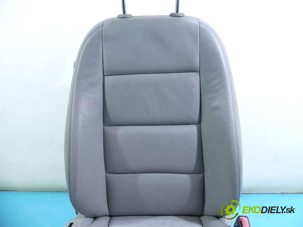 Audi A6 C6 2004-2011 3.0 tdi 224hp automatic 165 kW 2967 cm3 4- Sedačka pravý  (Sedačky, sedadlá)