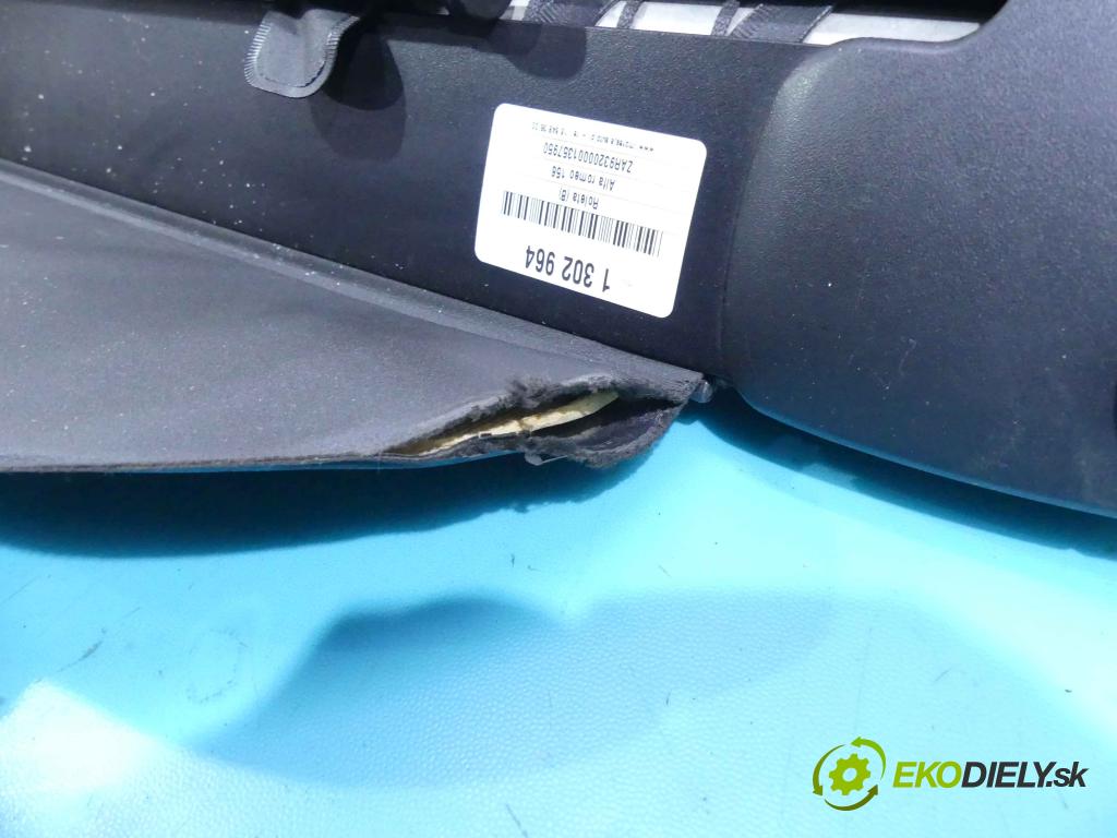 Alfa romeo 156 1.9 jtd 140 HP manual 103 kW 1910 cm3 5- roleta  (Rolety kufra)