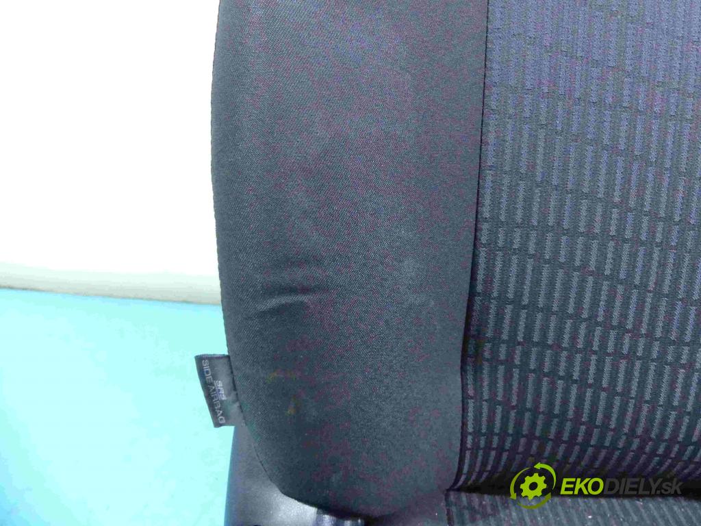 Toyota Avensis III T27 2009-2018 2.0 D4D 126 HP manual 93 kW 1998 cm3 5- Sedačka pravý  (Sedačky, sedadlá)