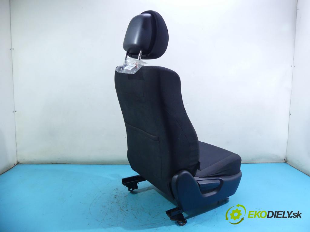 Toyota Avensis III T27 2009-2018 2.0 D4D 126 HP manual 93 kW 1998 cm3 5- Sedačka pravý  (Sedačky, sedadlá)