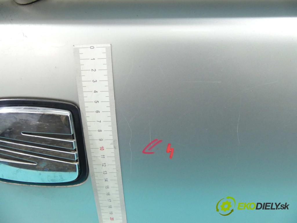 Seat Cordoba I 1993-2002 1.4 16v 75 hp manual 55 kW 1390 cm3 4- zadní kufrové dveře  (Zadní kapoty)