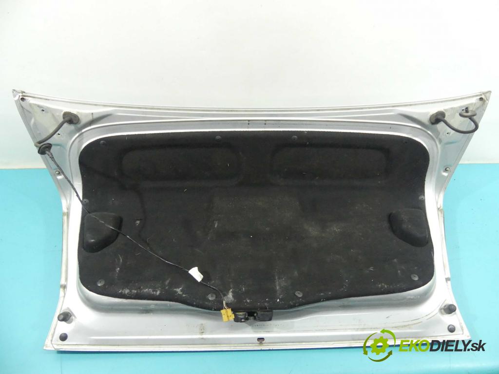 Seat Cordoba I 1993-2002 1.4 16v 75 hp manual 55 kW 1390 cm3 4- zadní kufrové dveře  (Zadní kapoty)