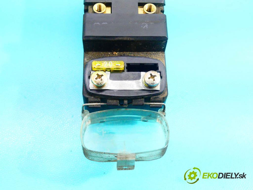 Vw Passat B4 1993-1997 1.9 tdi 90 HP manual 66 kW 1896 cm3 5- Relé: 357919506A (Relé)